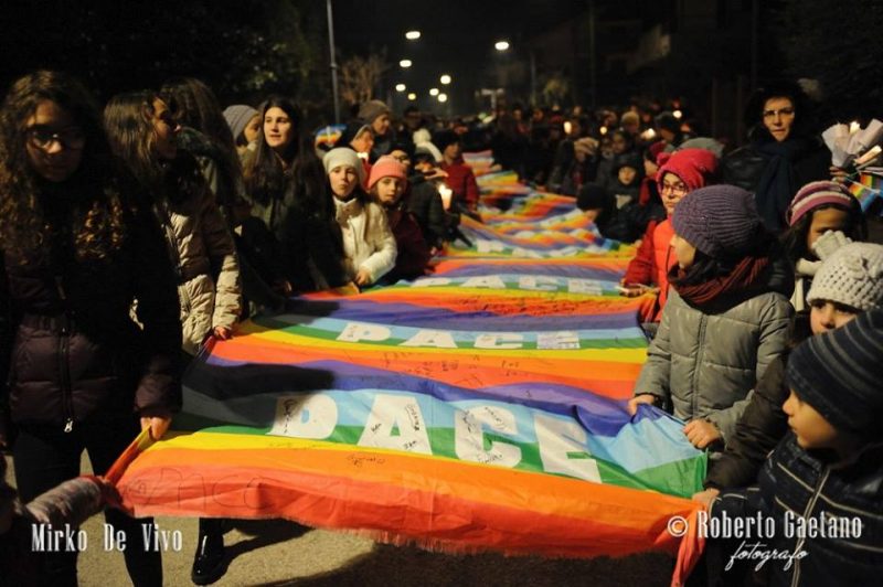 Fiaccolataperlapace1